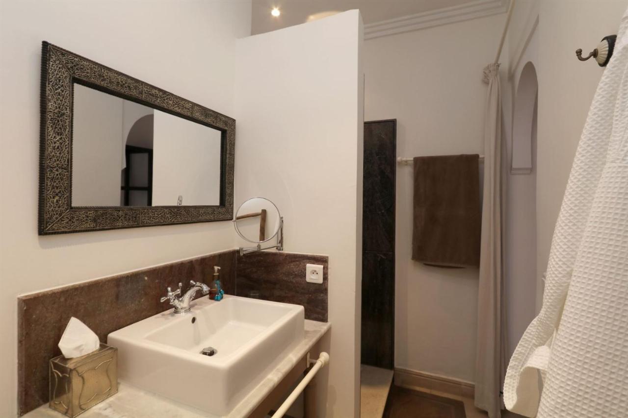 Riad Dar Safi - Privatise Pour 6/8 Pers. - Jacuzzi Марракеш Экстерьер фото